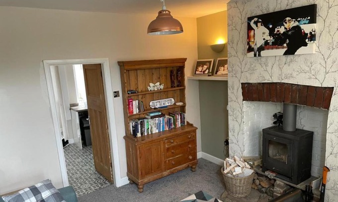 Stocksbridge Casa | Cosy Cottage edge of Peak District -Log Burner UK