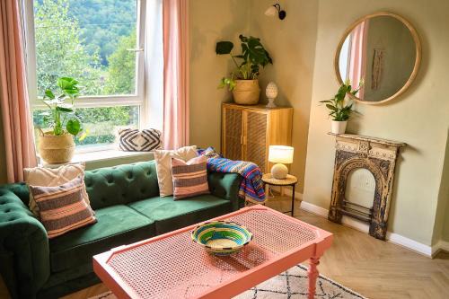 Wadsworth Casa | Cosy Cottage in Hebden, 3BR, Views, Pet Friendly