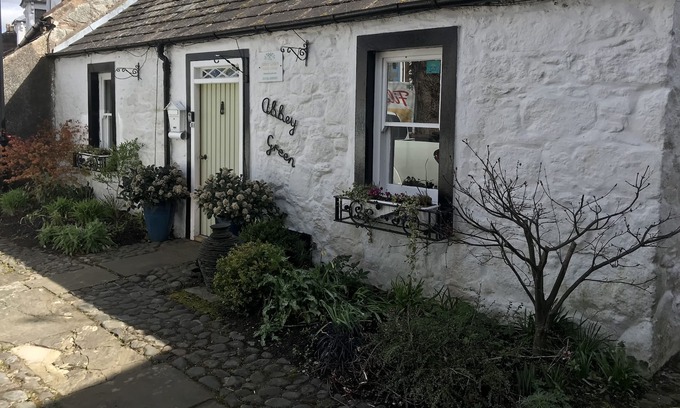 Bankend Cabaña | Cosy cottage in historic New Abbey village