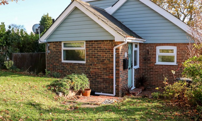 Bexhill-on-Sea Cabaña | COSY COTTAGE, pet friendly, with a garden in Bexhill-On-Sea