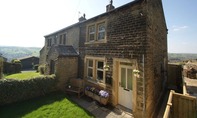 Barkisland Cabaña | Cosy cottage, situated in a stunning location