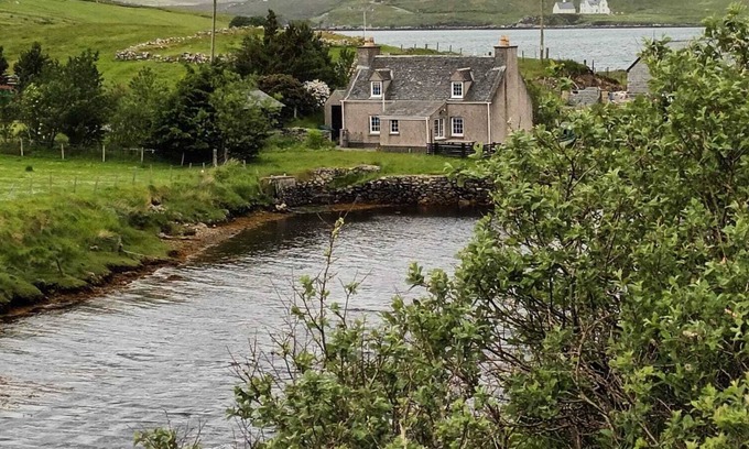 Lewis and Harris Cabaña | Cosy cottage, South Lochs, Isle of Lewis