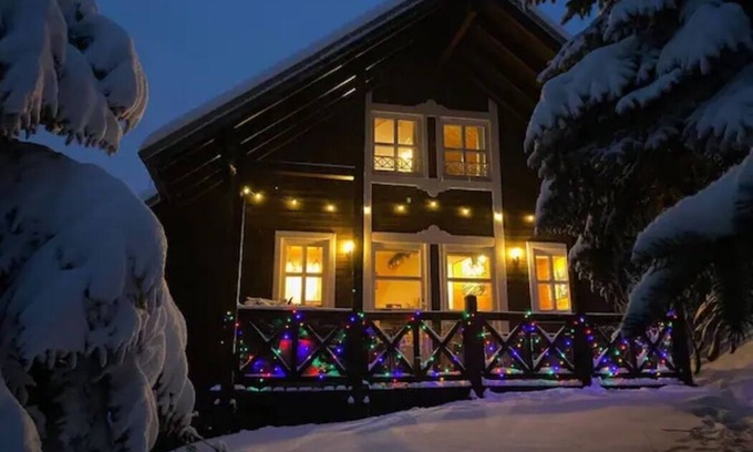 Allos Chalet De Esquí | Encantador chalet alpino individual para 6 personas con chimenea