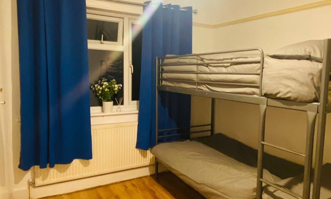 Marlborough Casa | Cosy Double room - 2 guests -Close to central London-5minsHarrow and Wealdstone