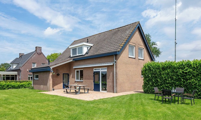 Oploo Casa | Cosy family home near a farm