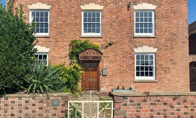 Westbury-on-Severn Otro | Cosy Farmhouse in The Forest of Dean Sleeping 12