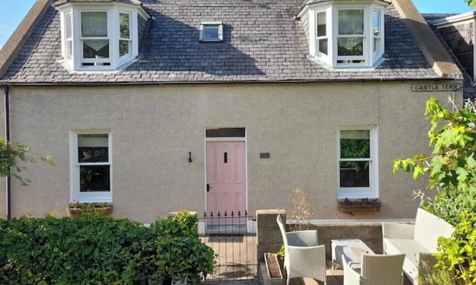Cullen Cabaña | Cosy Fisherman's Cottage 2 mins from beach