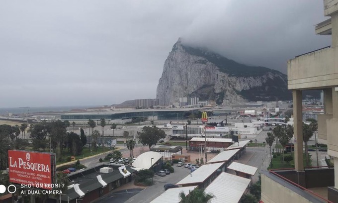La Línea de la Concepción Apartamento | Cosy flat for comfy stay - Gib Rock View 3