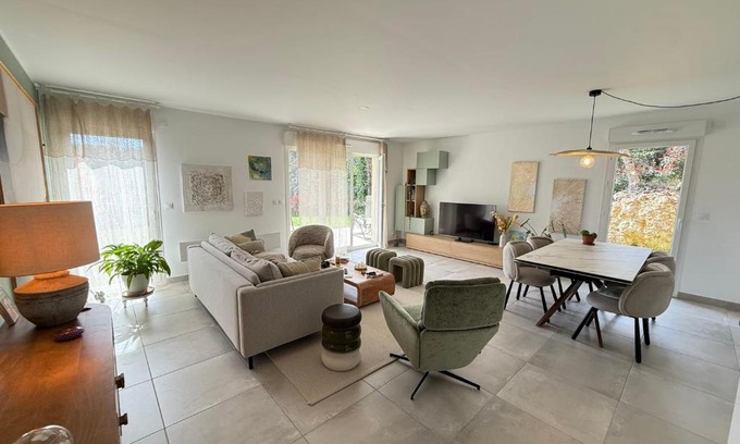 Valbonne Apartamento | Cosy flat - Garden - Swimming pool
