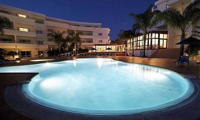 Porto de Mos Apartamento | Cosy flat retreat near by beach with nice pateo and views