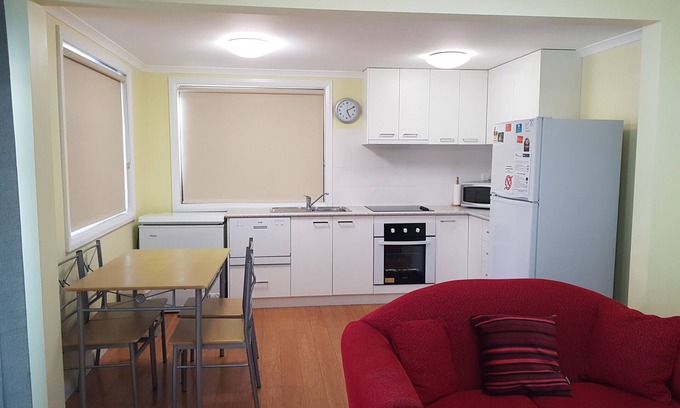 Jindabyne Apartamento | Acogedor, totalmente independiente apartamento frente al lago de 2 dormitorios