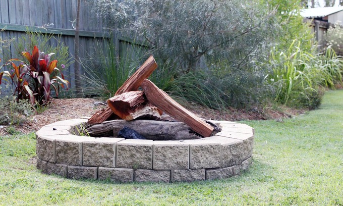 Samford Village Casa | Cosy Gem: 160m to Samford Village Bliss!