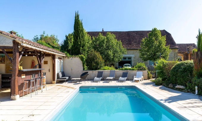 Degagnac Casa | Acogedora casa rural en Dégagnac con piscina climatizada y jacuzzi