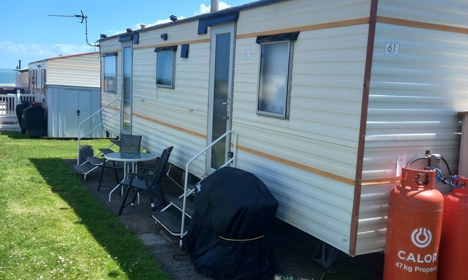 Sheerness Casa | Cosy Happy Holiday Home in Sheerness