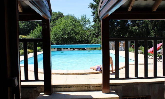 Dun-les-Places Casa | Casa de vacaciones en Dun-les-Places con piscina privada