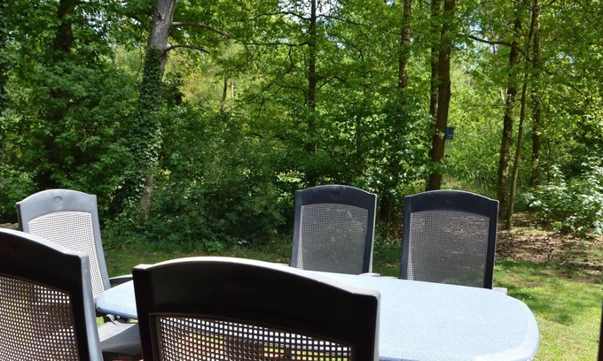 Stramproy Casa | Cosy Holiday Home in Limburg with Forest nearby