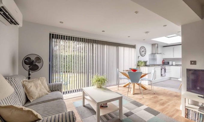 Windlesham Casa | Cosy home nr Sunningdale/Ascot/Wentworth Golf Club