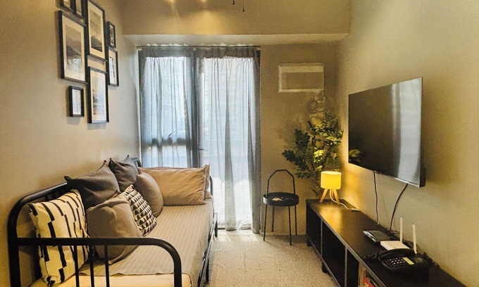 Cubao Condominio | Acogedora y tranquila casa cerca de las estaciones de tren y autobús