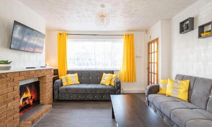 Stonnall Casa | cosy house near lea hall train station bhx nec nia