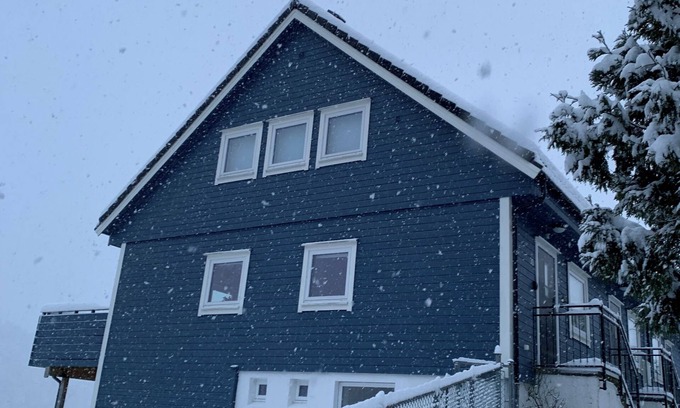 Arstad Casa | Cosy house with sunny balcony, mountains and fjord view!