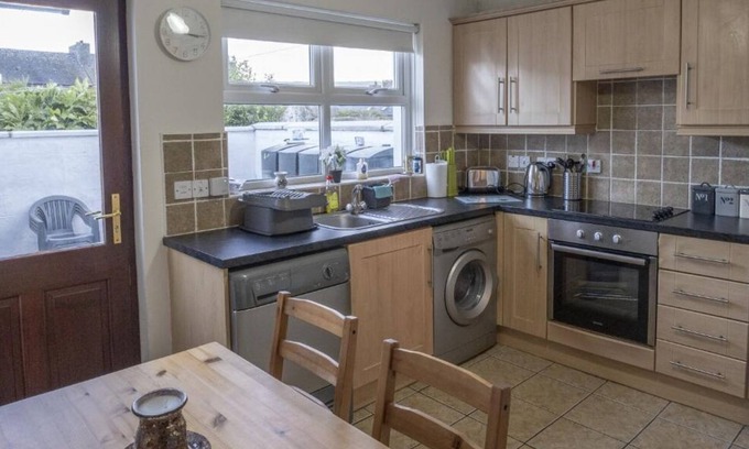 Carnlough Casa | Cosy Idealic Holiday let set in a Beautiful Coastal Village With all Amenities