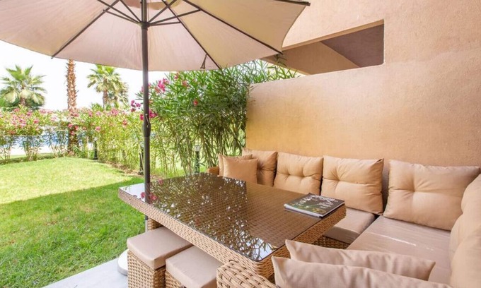 Menara Condominio | Cosy - Jardin Privée - Vue Piscine - Wifi