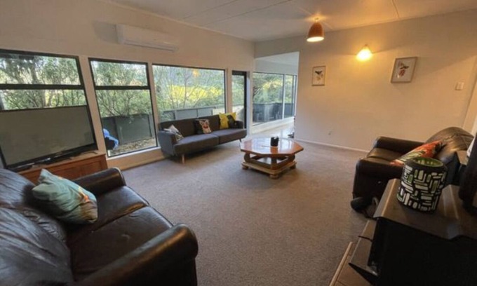 Lake Okareka Casa | Cosy Lake Bach