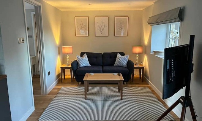 Bourton Casa | Cosy lodge, Stow-on-the Wold.