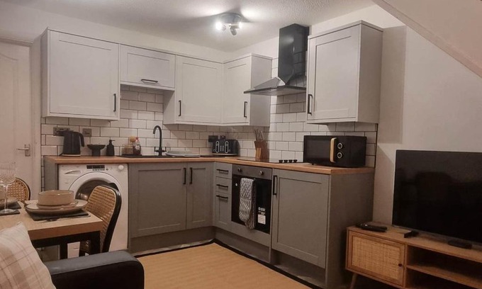 Pembroke Apartamento | Cosy Moat House Cottage #3