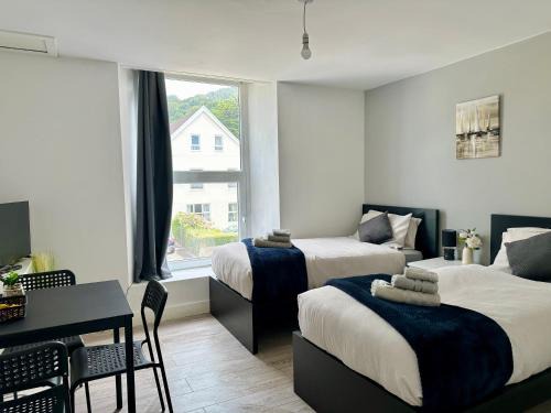 Briton Ferry Apartamento | Cosy Modern 2 Bedroom Apartment - Neath Road Port Talbot Near Briton Ferry Train Station