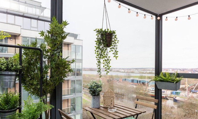 Tottenham Hale Apartamento | Home With A View: 2 Bed + 2 Bathroom + Balcony