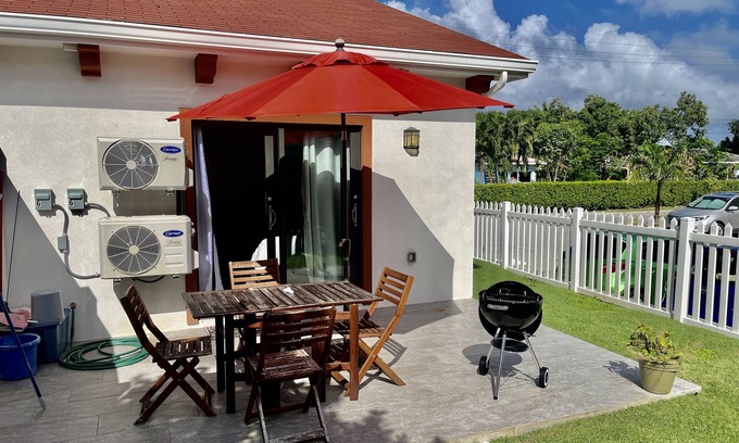 Northwest Point Apartamento | Cosy modern coastal retreat - close to dive spots