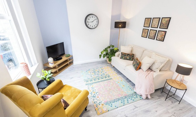 Mytholm Casa | Cosy & Modern Home by Hebden Canal, Sleeps 6