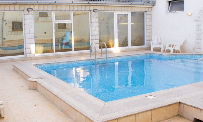 Novi Sad Apartamento | Acogedor loft Novi Sad, PISCINA propia, Sauna, auto check-in