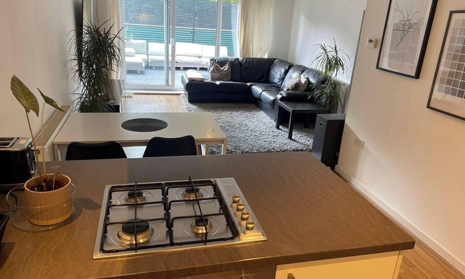 Tower Hamlets Apartamento | Cosy one bedroom with roof terrace - London Charm