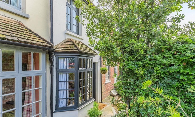 Pulborough Cabaña | Pieman’s Cottage (a cosy cottage) Pulborough West Sussex