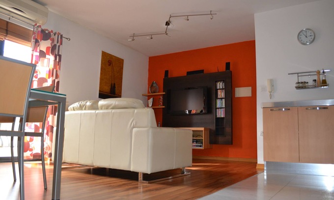 Msida Apartamento | Cosy room with private bathroom in central modern apartment