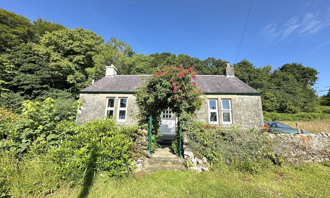 Tarbert Cabaña | Cosy, Secluded Detached Stone Cottage, Loch Views
