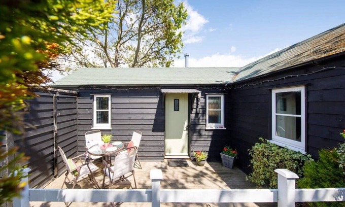 Selsey Cabina | Cosy self-contained annexe in Selsey