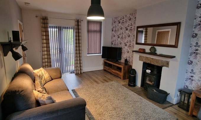 Farnley Tyas Casa | Cosy, spacious and comfortable family home in Huddersfield.