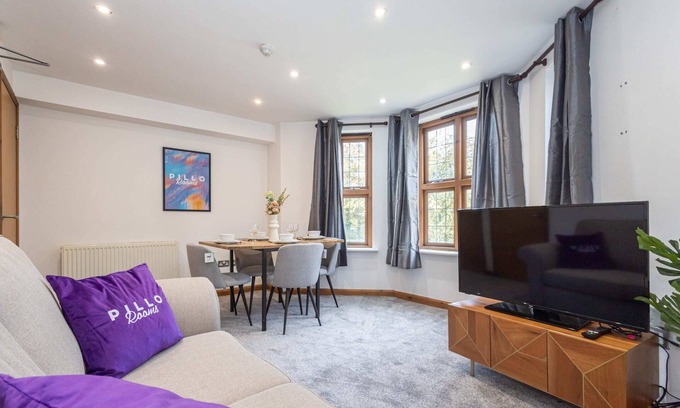 Walkden Apartamento | Cosy, Spacious Duplex Apartment near Salford Royal