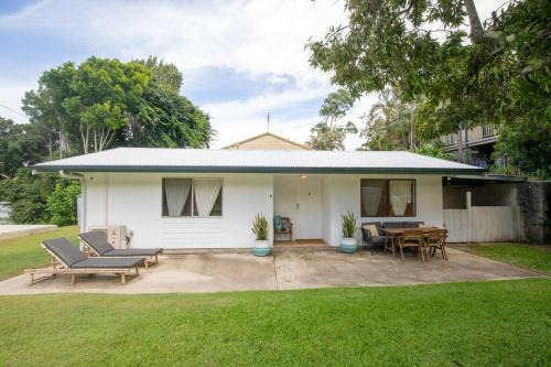 Point Lookout Casa | Cosy Straddie cottage + sleeps 6 + close to beach