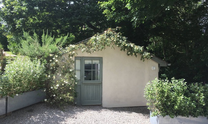 Constantine Casa | Cosy studio in the Cornish countryside.