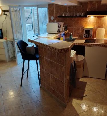 La Ferte-Gaucher Apartamento | Cosy Studio meublé avec piscine partagée