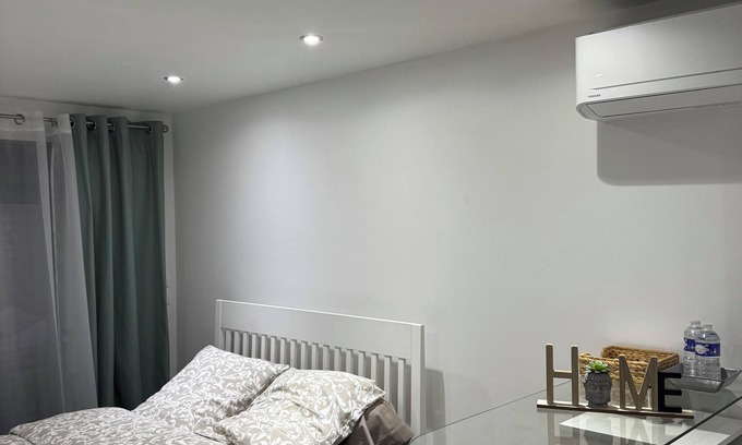 Villeneuve-le-Roi Apartamento | Cosy studio near the airport