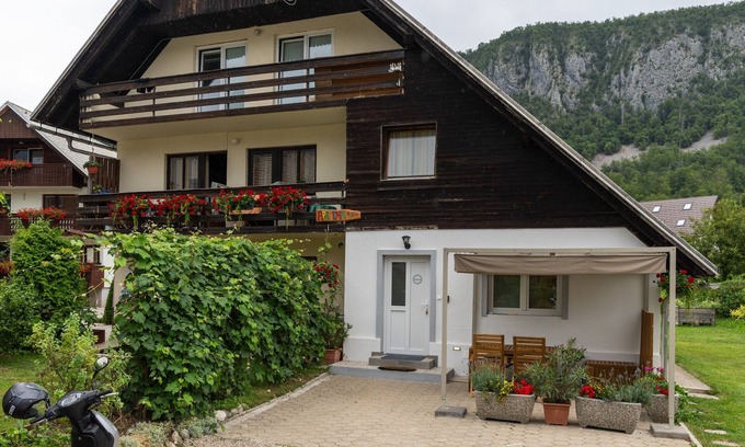 Bohinj Apartamento | Cosy studio in Bohinjska Bistrica with terrace