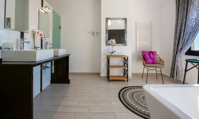 Podmaine Casa | Cosy `style villa Lazi