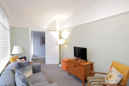 Tenterfield Casa | Cosy Sun-Filled Cottage