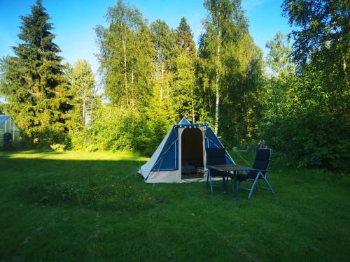 Sunne Municipality Otro | Cosy tent in garden of Swedish landhouse