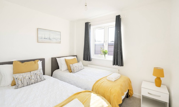 Severn Beach Casa | Cosy Three Bedroom House Bristol